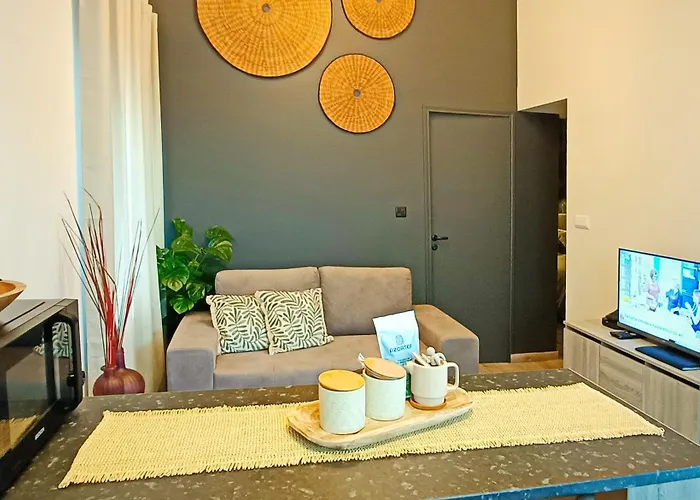 Semesterbostad Homeland Place Al